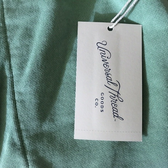 Universal Threads Ladies Shorts SzL Green Pockets Elastic Waist 4" Inseam NWT - Picture 4 of 10